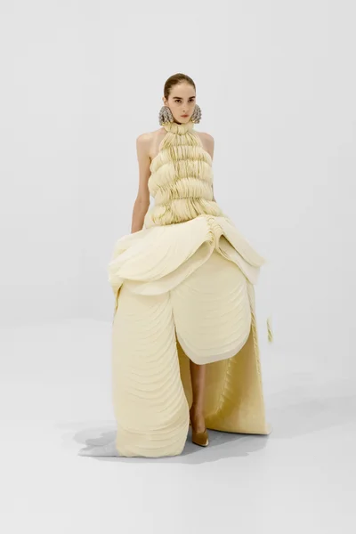 Look 22